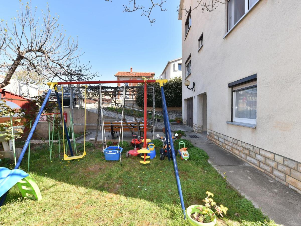 Traditional Apartment In Zadar With Garden Стая снимка