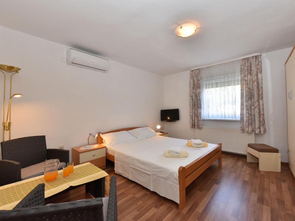 Traditional Apartment In Zadar With Garden Екстериор снимка