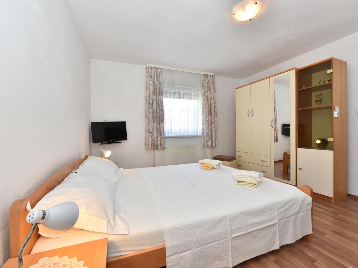 Traditional Apartment In Zadar With Garden Екстериор снимка